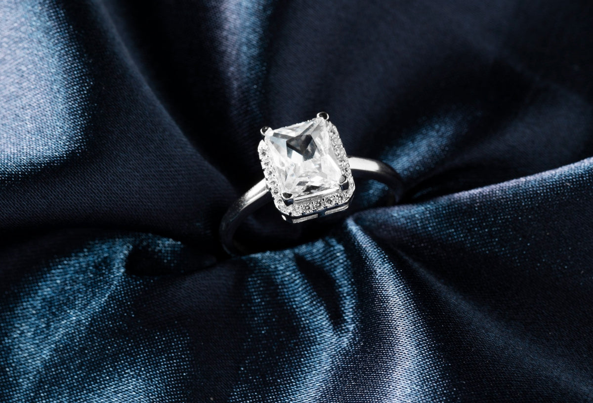 Lab-grown diamond ring for buying online