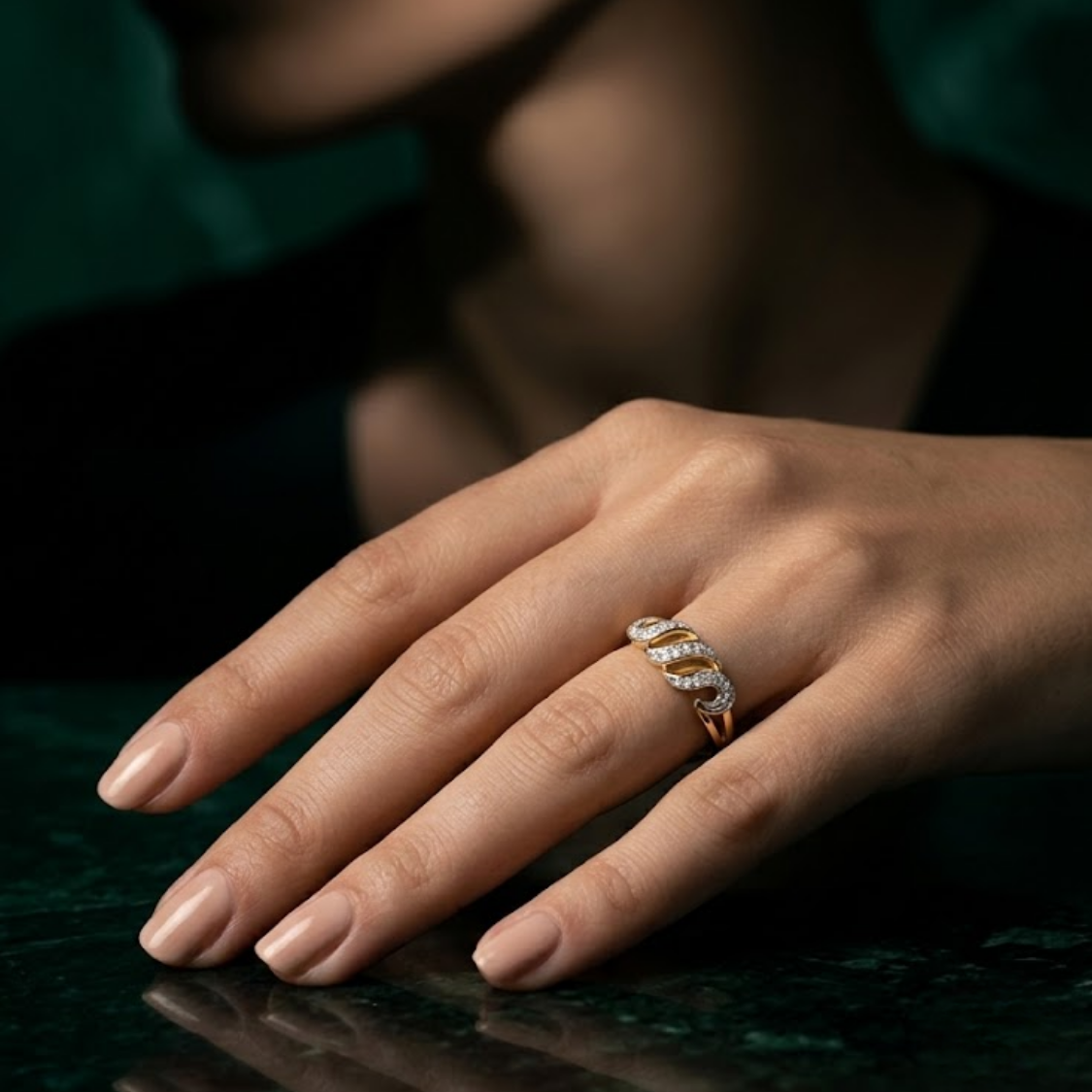 18K Gold Interwind Shimmer Diamond Ring