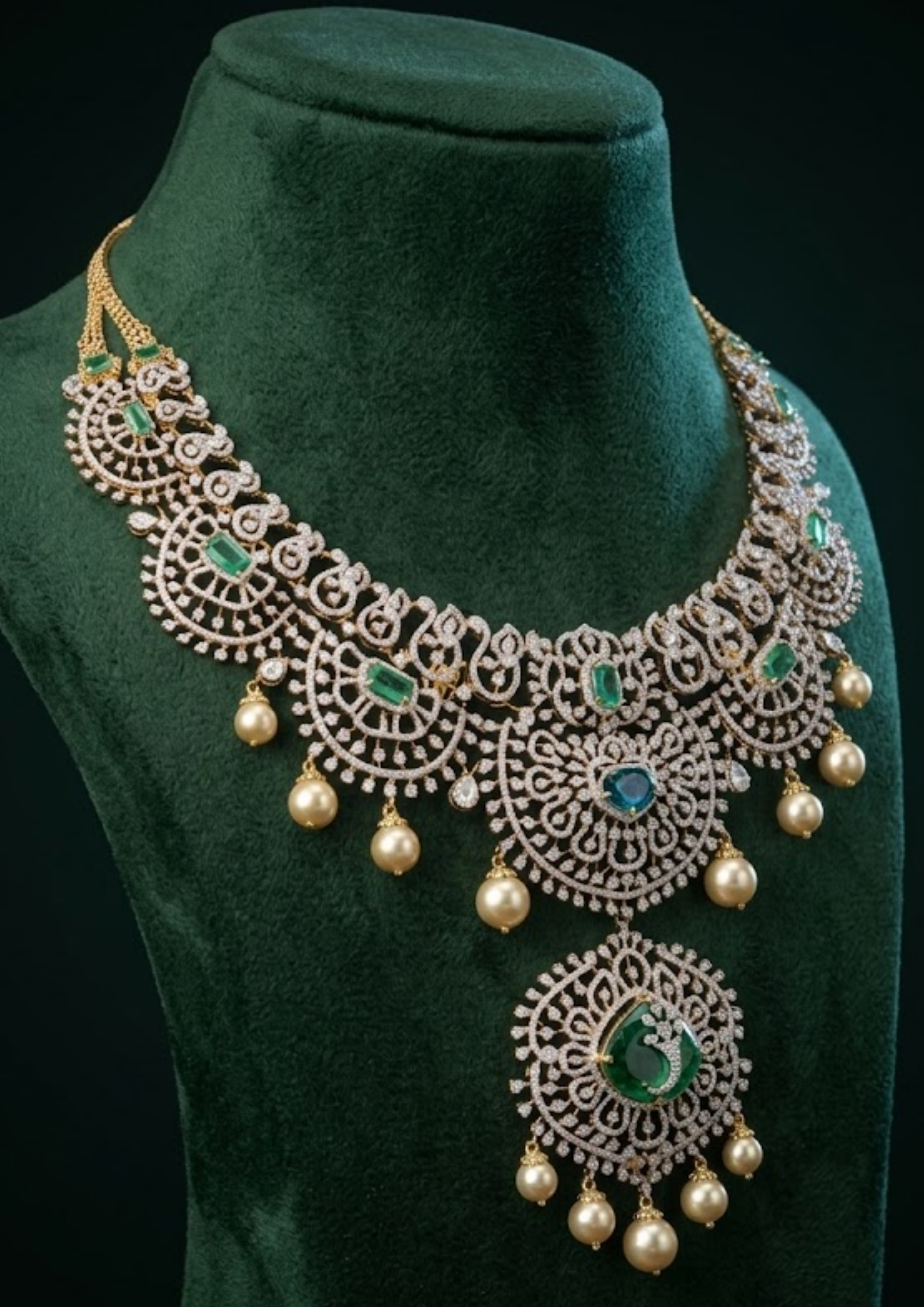 Pearl Crest Necklace