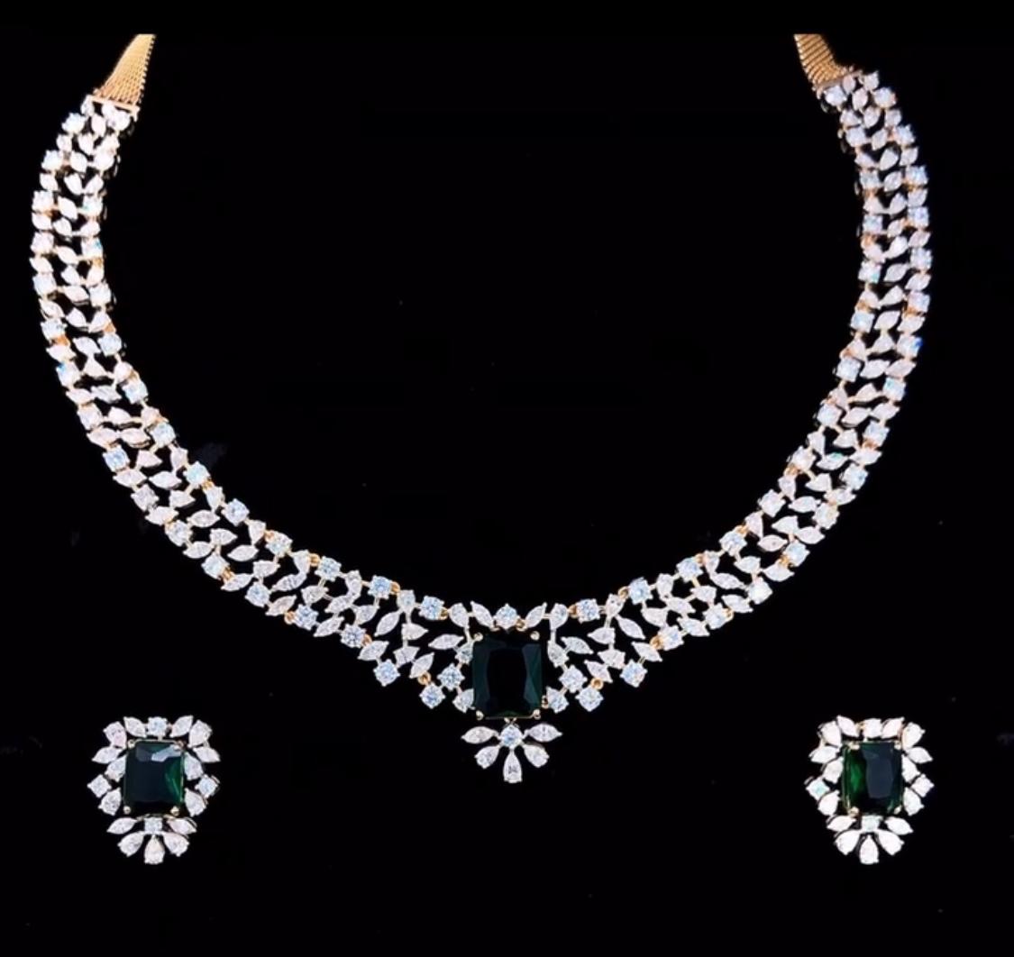 Vivida Necklace Bright and Elegant