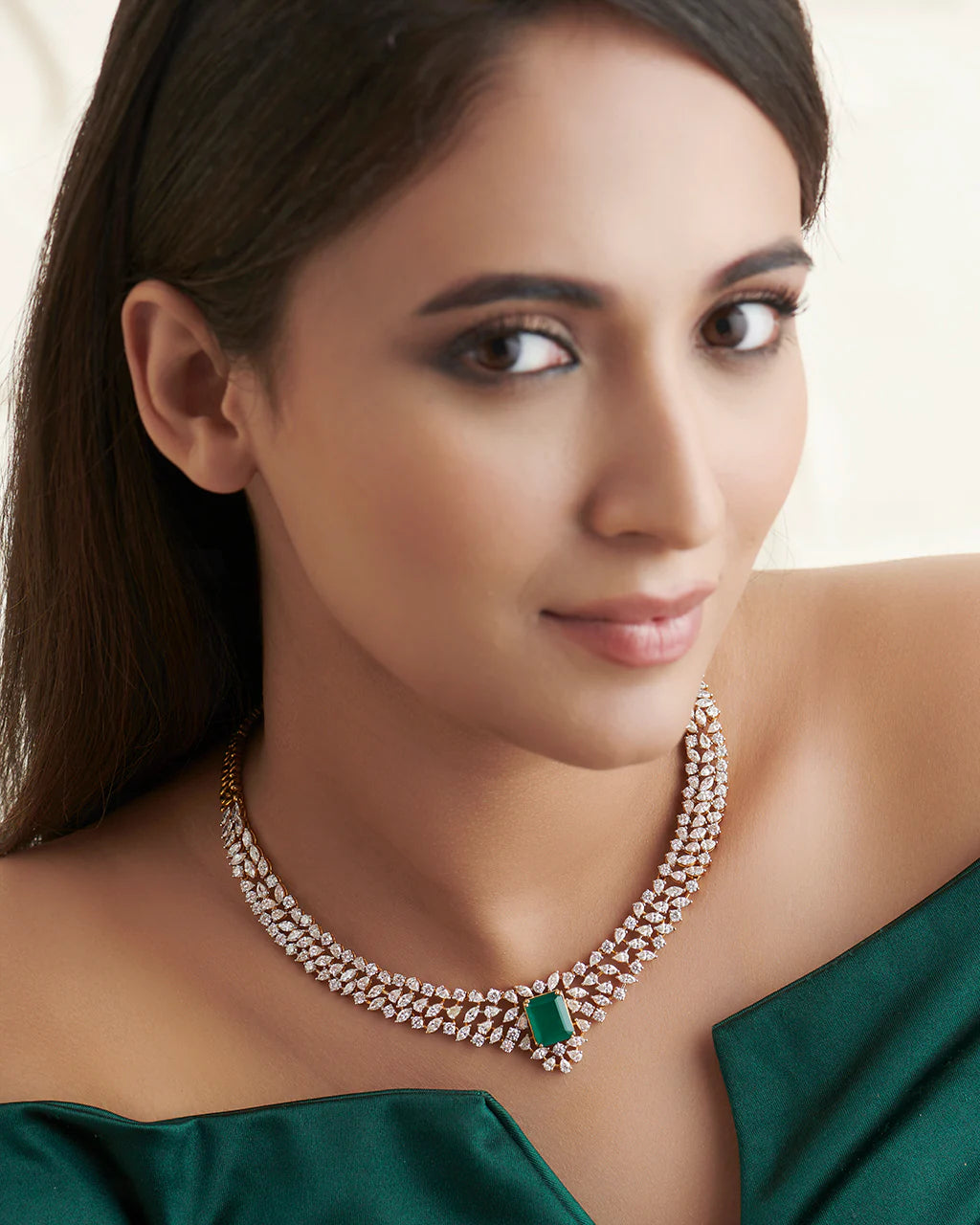 Vivida Necklace Bright and Elegant