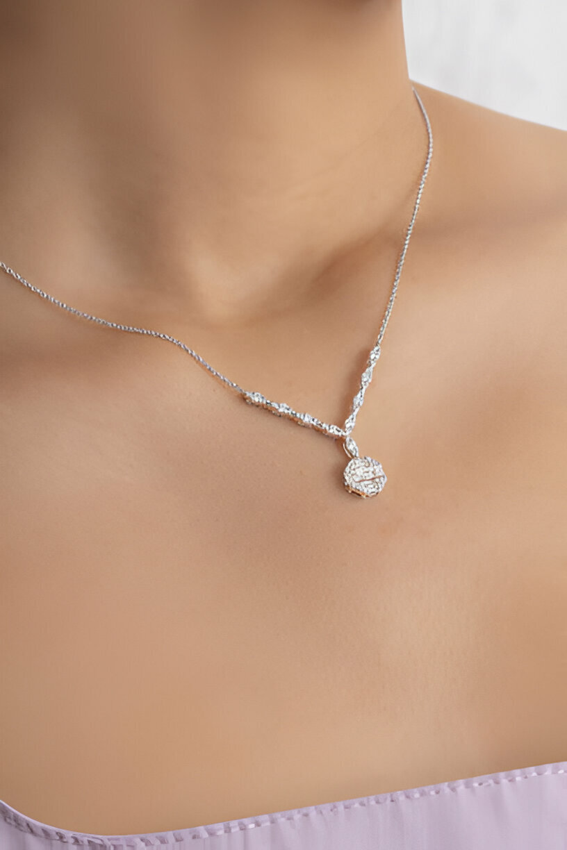 "Siyari Lab-Grown Diamond Pendants & Necklaces Collection – Exquisite pendants and necklaces featuring lab-created diamonds, combining elegance and ethical luxury. for women "