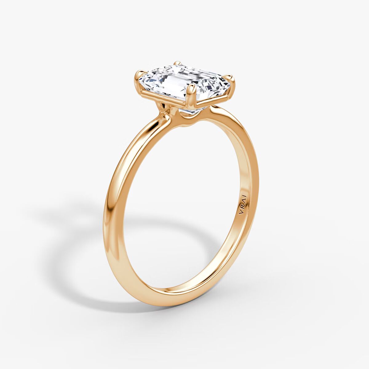 luxury-lab-grown-diamonds-in-Gold-ring