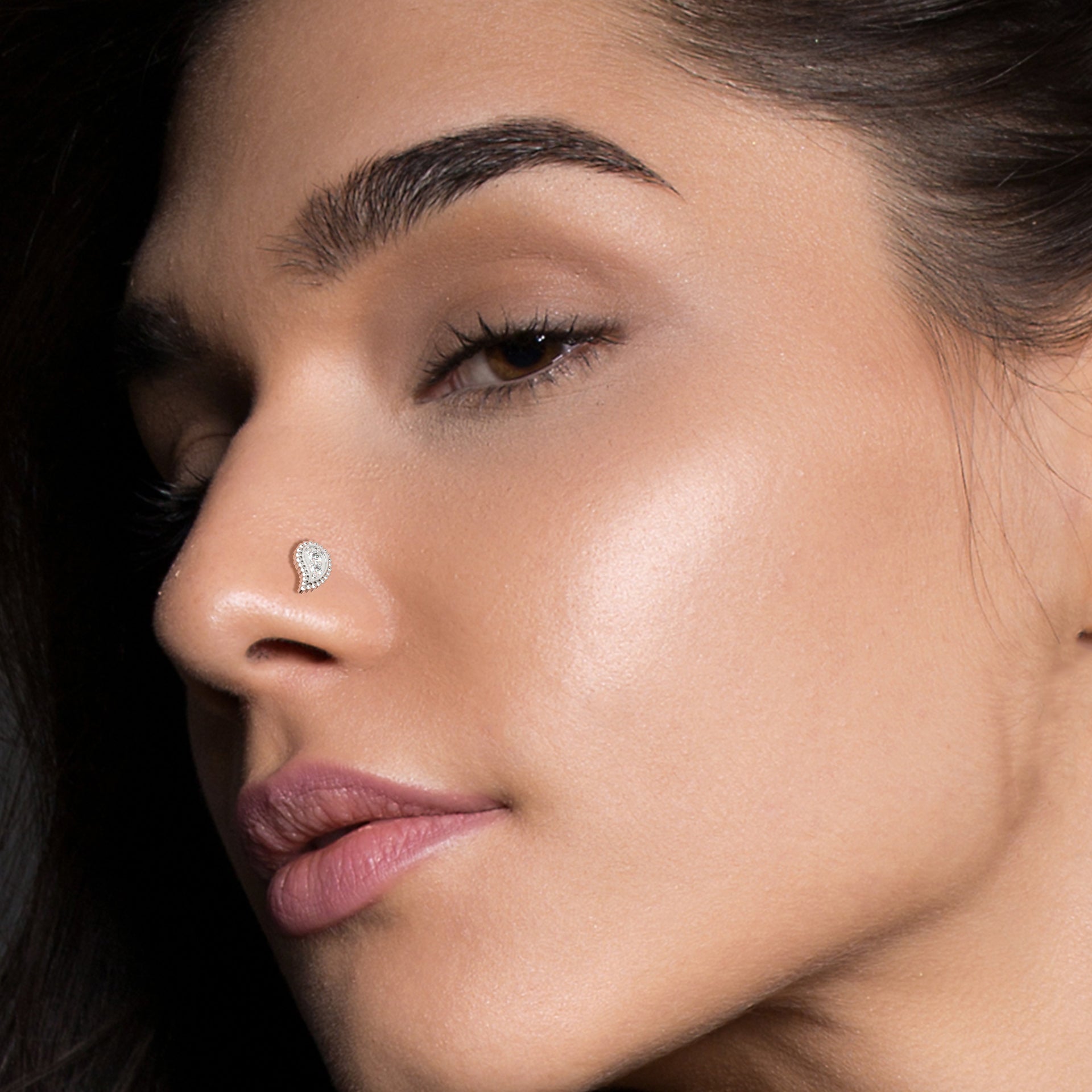 Sleek Vogue Diamond Nose Stud