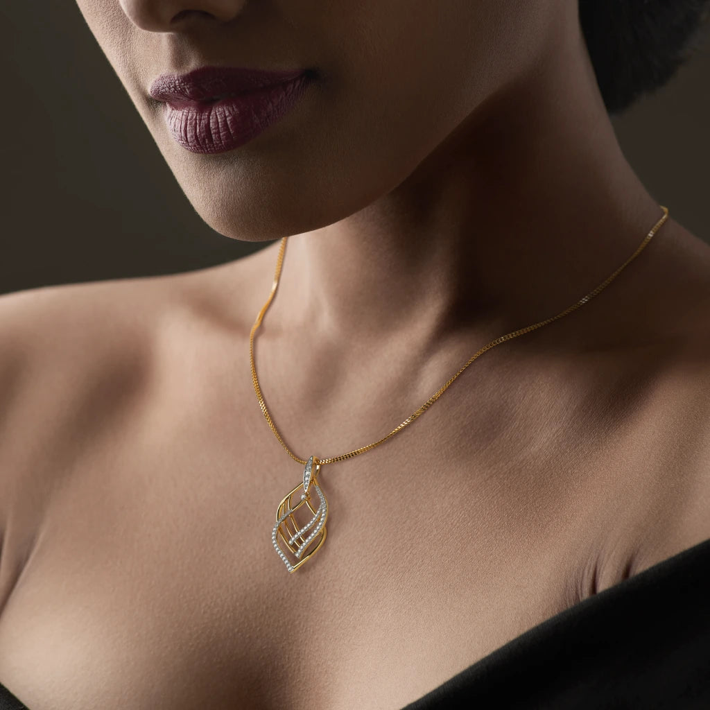 The Dafni Pendant with Chain