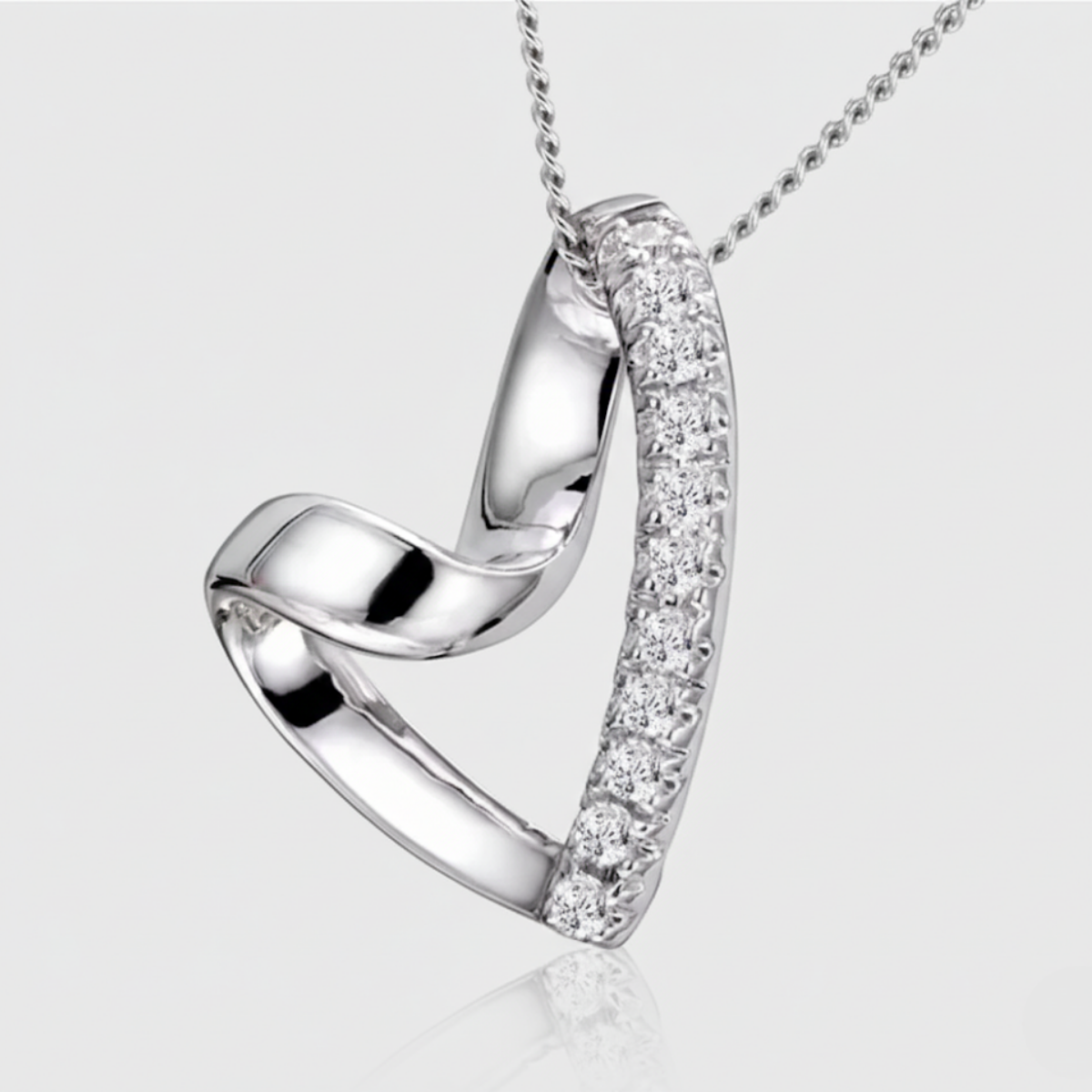 Stylish Heart lab grown diamond Pendant