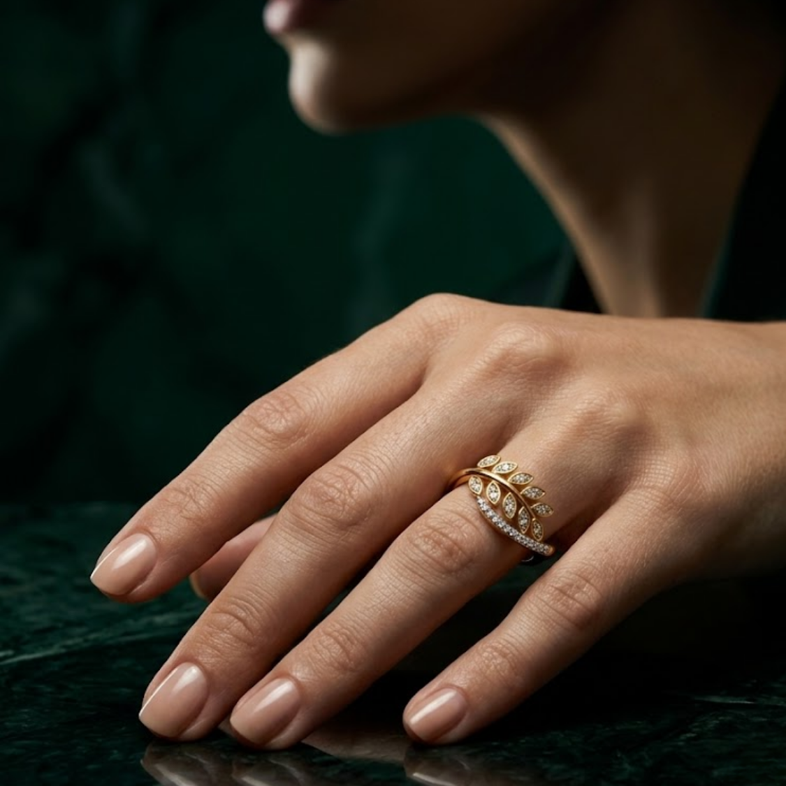 18K Gold Glinting Leaves Diamond Ring