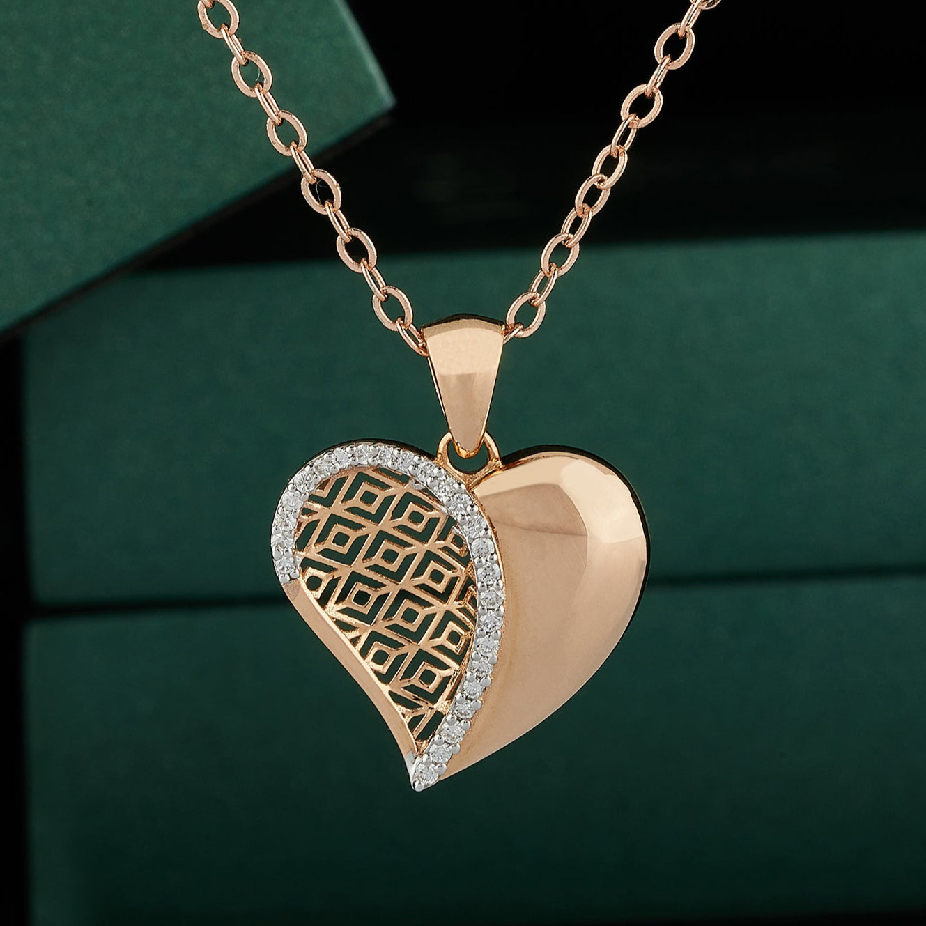 Love is in the air Pendant