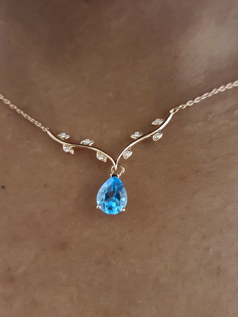 Pear-Shaped Aquamarine Necklace with Leaf Motifs